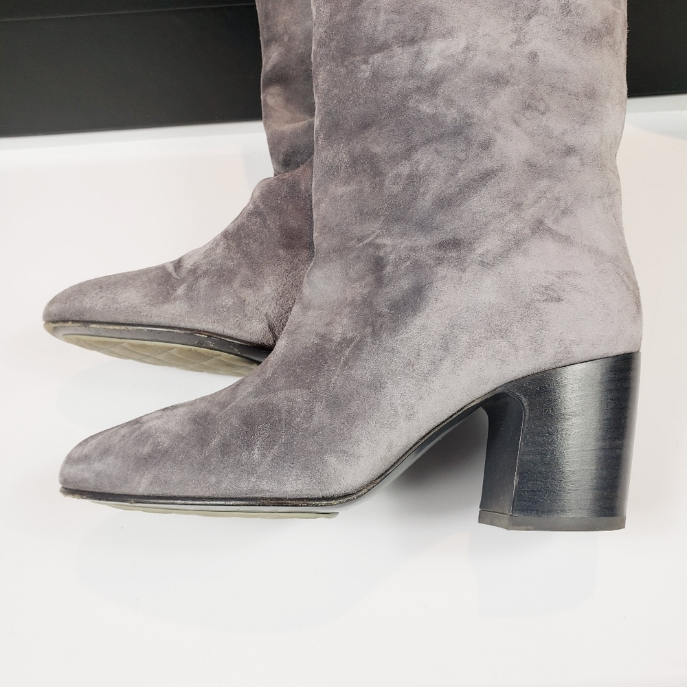 Chanel grey suede boots - Picture 5 of 15
